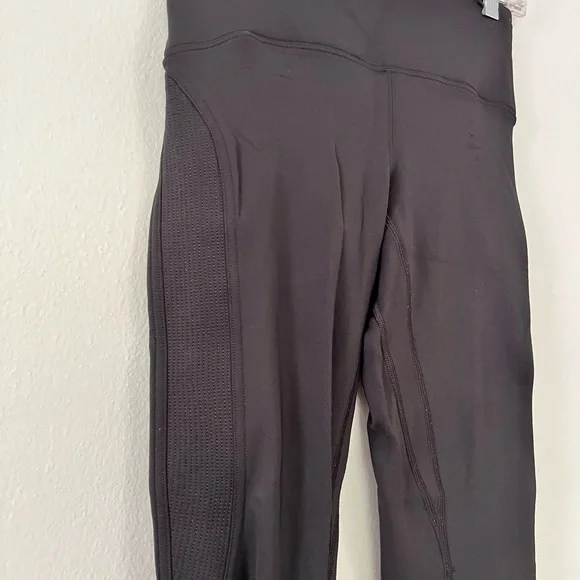 Lululemon high-rise thermal tight 28” - Picture 3 of 5